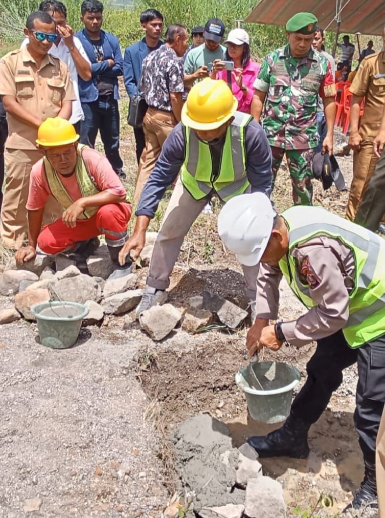 Dukungan Nyata Kemajuan Objek Wisata, Polsek Palipi Dukung Pembangunan Pantai Pallombuan