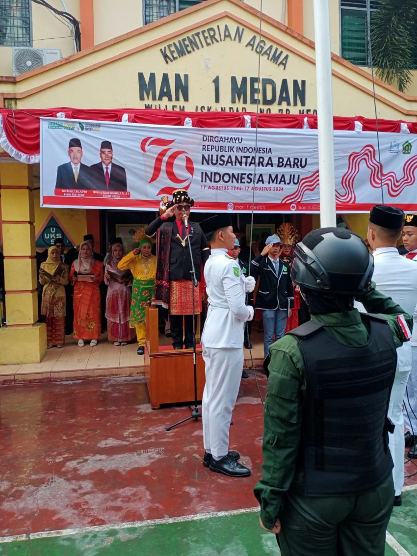 Kepala MAN 1 Medan Reza Faisal, S.Pd, M.PMat Irup Peringatan HUT RI ke 79