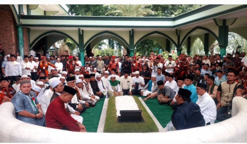 Haul ke-3 Haji Anif, UAH Sampaikan Pesan Terkait Bekal Menuju Akhirat 