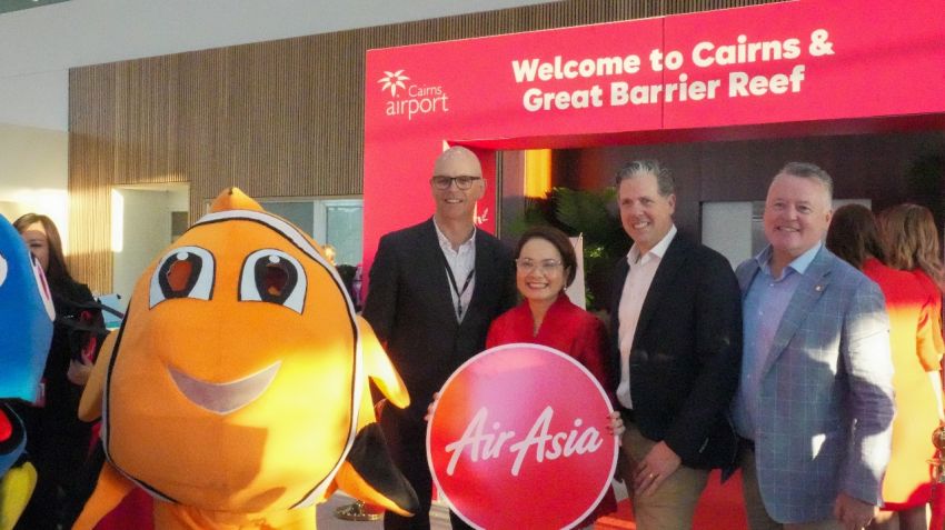 Indonesia AirAsia Ukir Sejarah dengan Pendaratan Pertama di Cairns, Australia