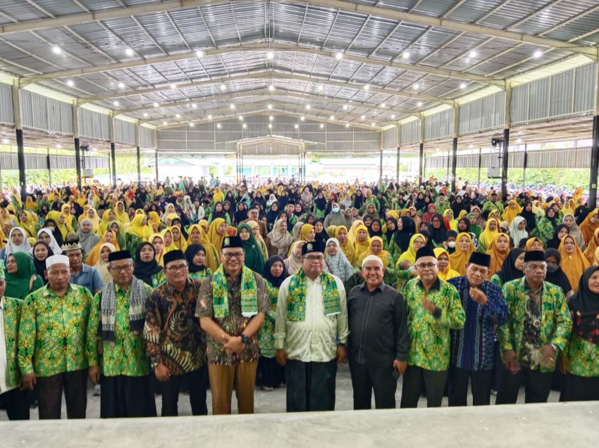 Guru Mengaji  Teriaki Asri Ludin Tambunan "Bupati Deli Serdang 2025-2030"