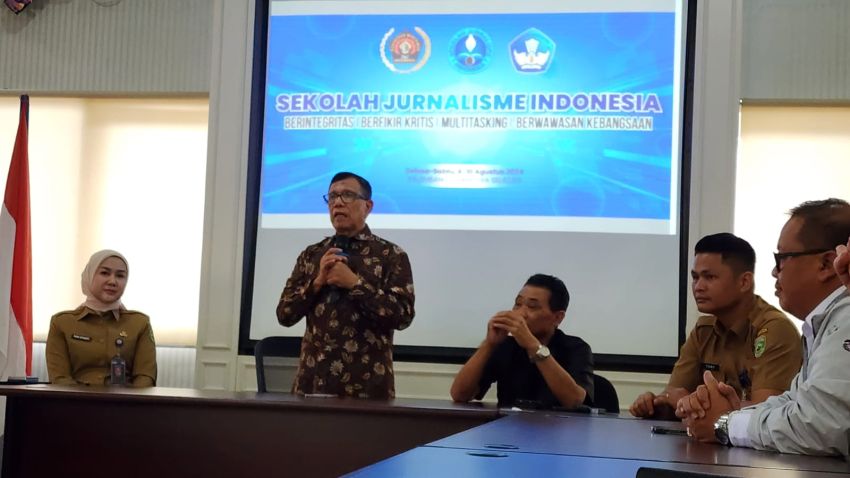 Pendidikan Jurnalisme: Ketum PWI Pusat Hendry Ch Bangun Buka SJI di Palembang