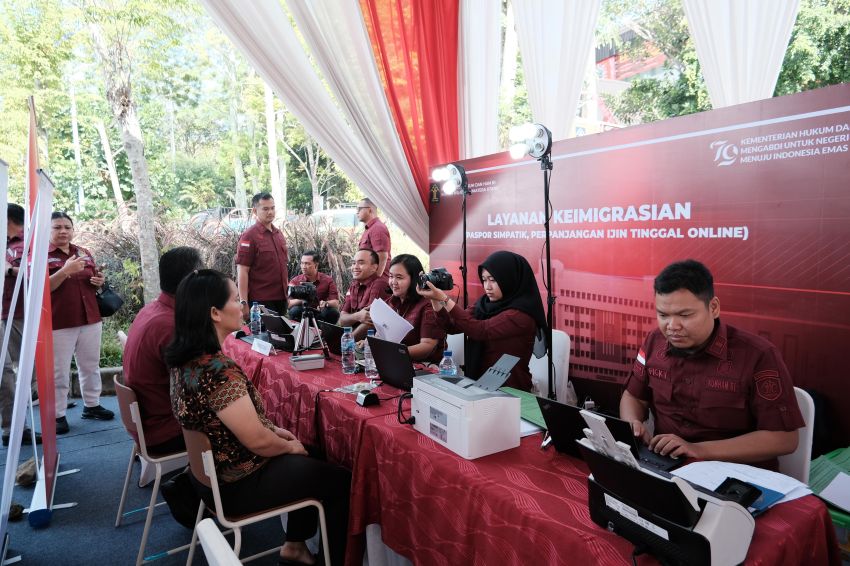 Layanan Paspor Simpatik dan Izin Tinggal Online di Waterfront Pangururan Kabupaten Samosir