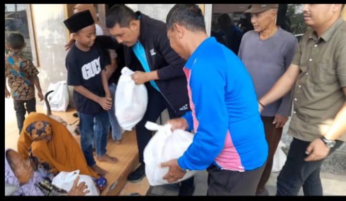 Pj Bupati Batu Bara Pimpin Gotong Royong Massal di Desa Tanah Tinggi.Juga Santuni Anak Yatim dan Jompo.