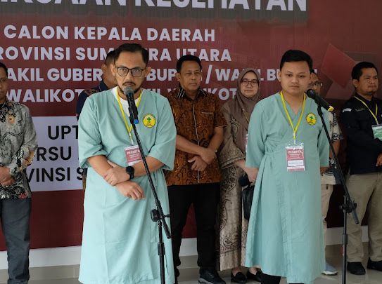 Pasangan "Berdoa" Lakukan Cek Kesehatan