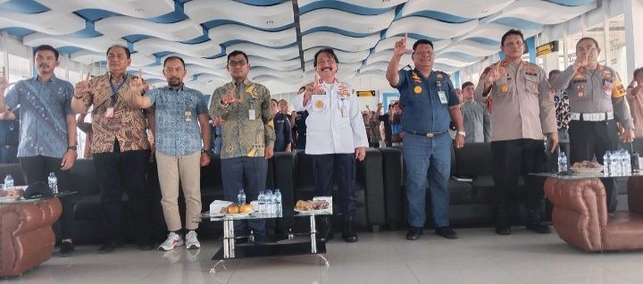 Jelang Harhubnas 2024, Diwarnai Bersihkan Pantai dan Baksos serta Sosialisasi Keselamatan Pelayaran