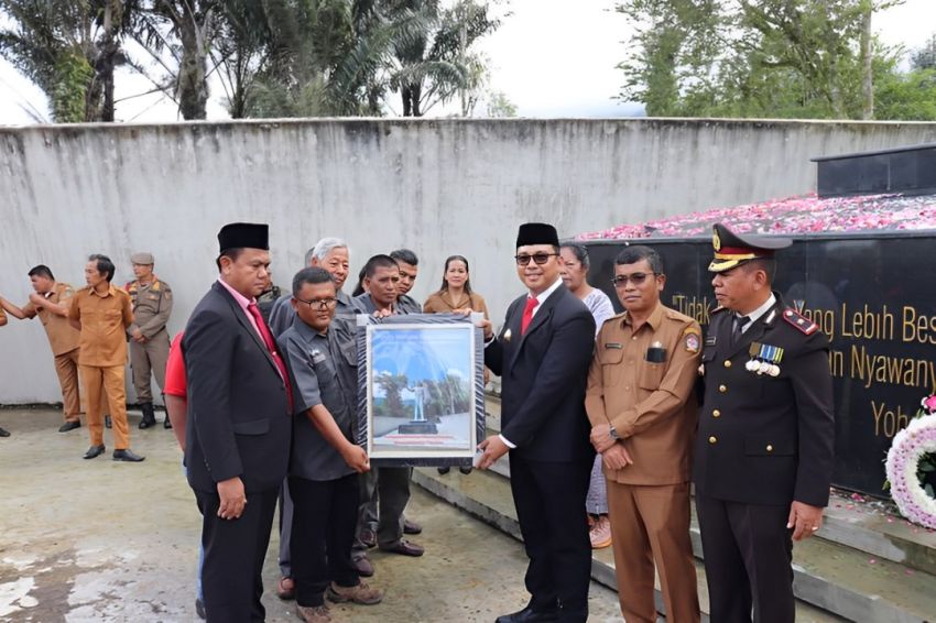 Pjs Bupati Toba Ajak Masyarakat Jadikan Pahlawan Revolusi D.I. Panjaitan Sebagai Teladan Pembangunan