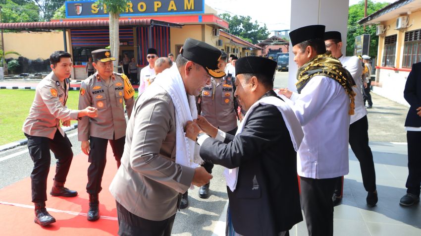 Cooling System Pilkada Damai, Kapolda Sumut Hadiri Tablig Akbar Peringatan Maulid Nabi di Labuhanbatu
