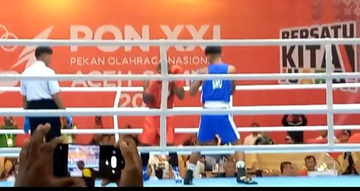 Kelas 57-60 Kg, Petinju Sumut Ahmad Hatoguan Harahap Menang Angka