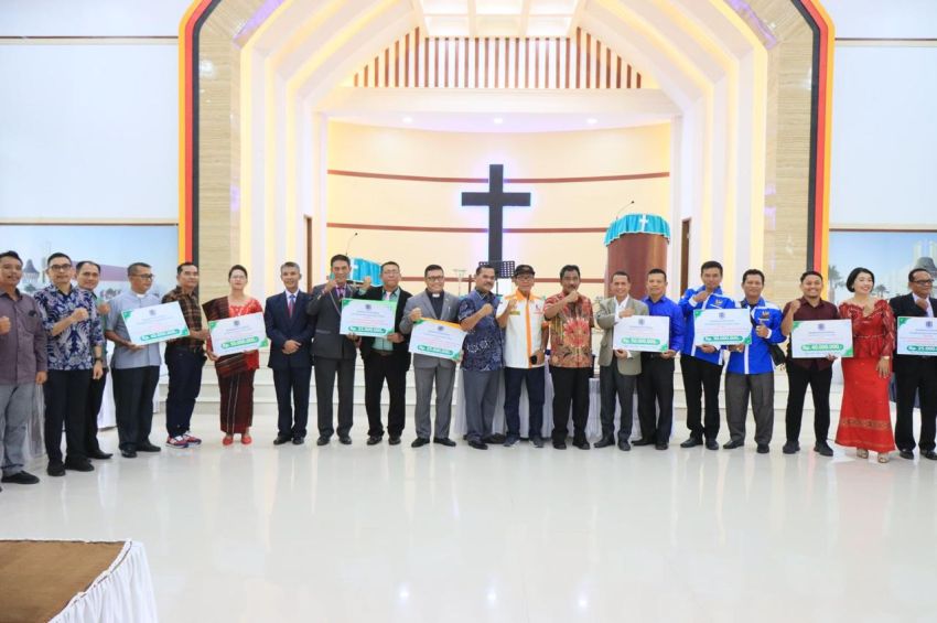 Pemko Binjai Serahkan Bantuan Dana Hibah ke Sejumlah Gereja