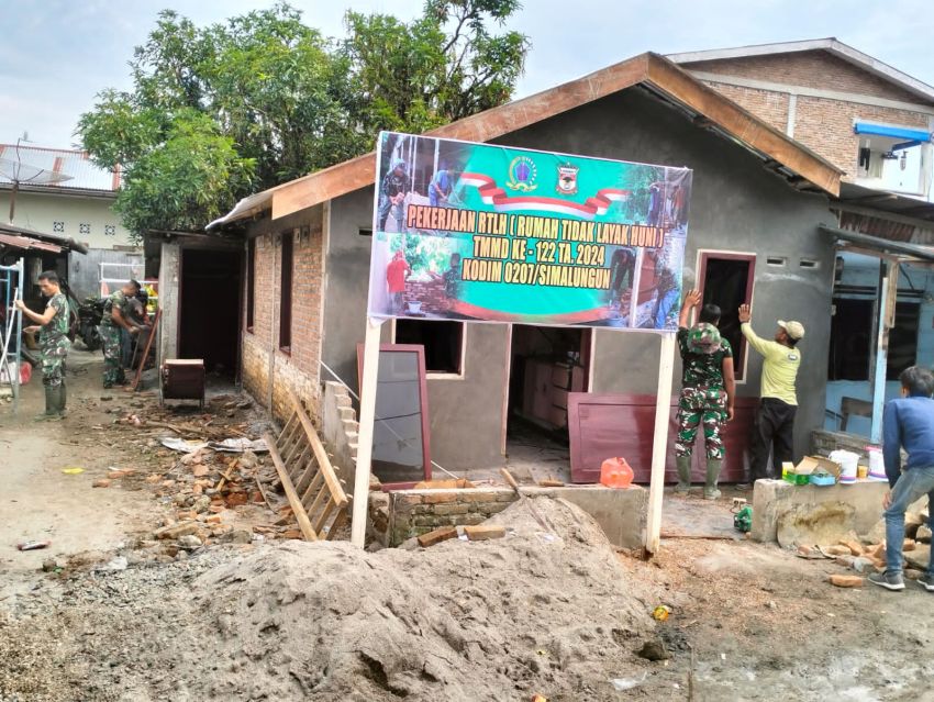 Mbah Surep 'Ketiban' Rezeki, Rumah Reotnya Direhab Satgas TMMD ke-122 Kodim Simalungun
