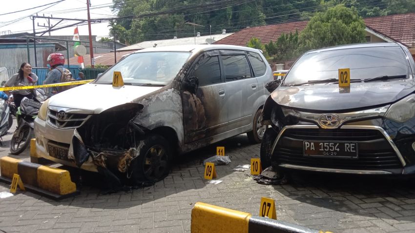 Kantor Redaksi Jubi Dilempari Bom Molotov, 2 Mobil Terbakar