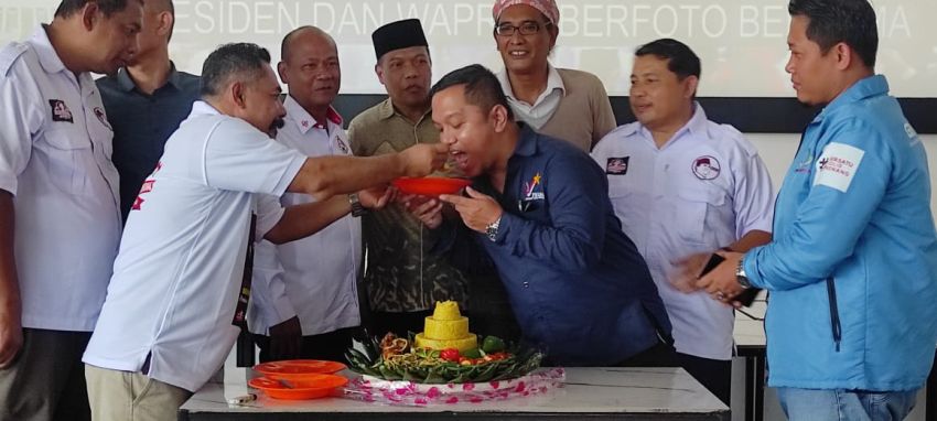 Gelar Nobar Pelantikan, Relawan Teriak Prabowo Dua Periode