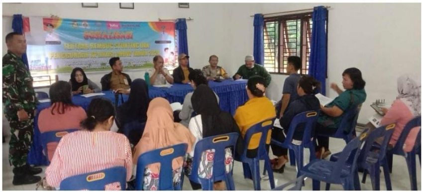 Babinsa Koramil 10/Tanah Jawa Hadiri Rapat Rembuk Stunting dan Penggunaan Aplikasi eHDW