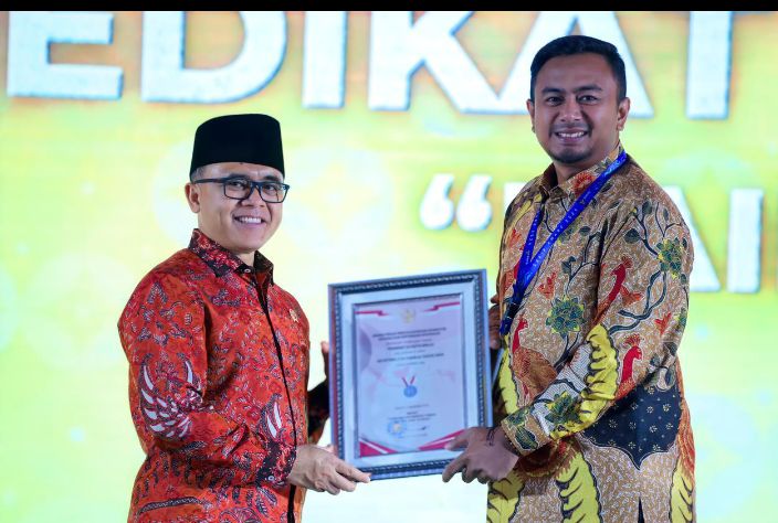 Pemko Binjai Terima Penghargaan SAKIP Award 2024 KemenPAN-RB