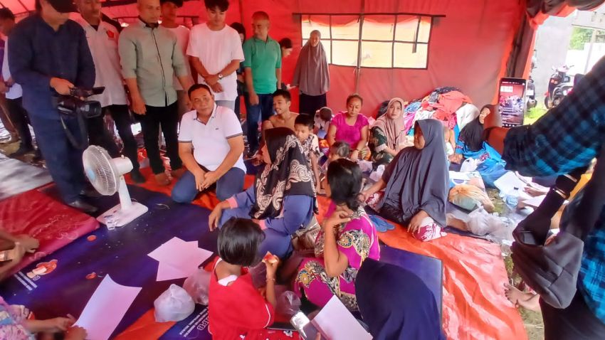 Anggota DPRD Deli Serdang M.Dahnil Ginting Bantu Korban Kebakaran