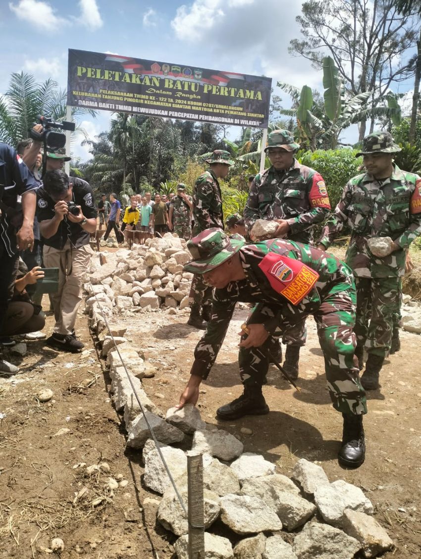 Sasaran Fisik TMMD ke-122, Peletakan Batu Pertama Pembangunan Jalan Rindung Menuju Suka Mulia Tanjung Pinggir Kota P.Siantar