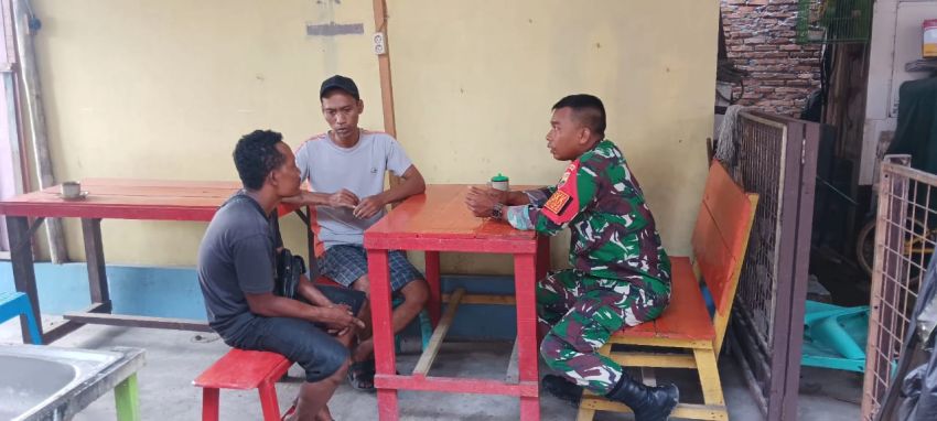 Dan SSK Satgas TMMD Laksanakan Komsos di RT 002 Kelurahan Tanjung Pinggir