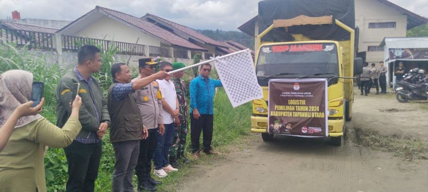 KPU Taput Lepas Logistik Pilkada Untuk Didistribusikan