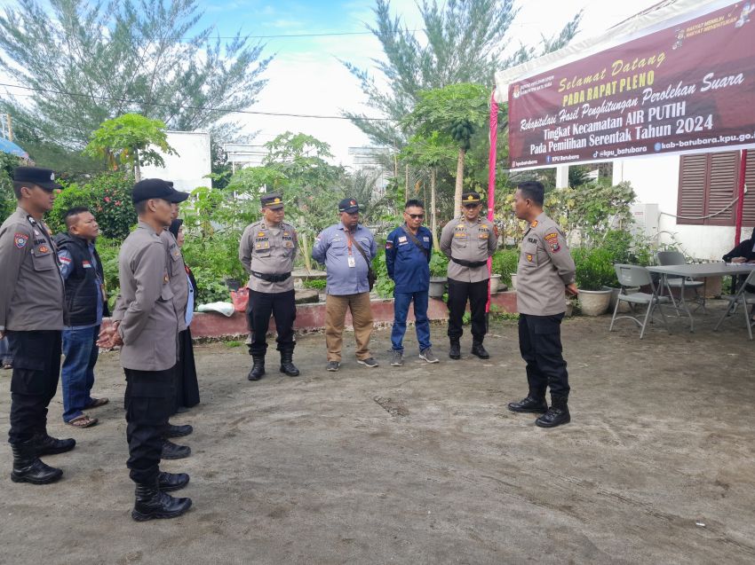 Polres Batubara Kawal Ketat Rapat Pleno Rekapitulasi Surat Suara Pilkada 2024