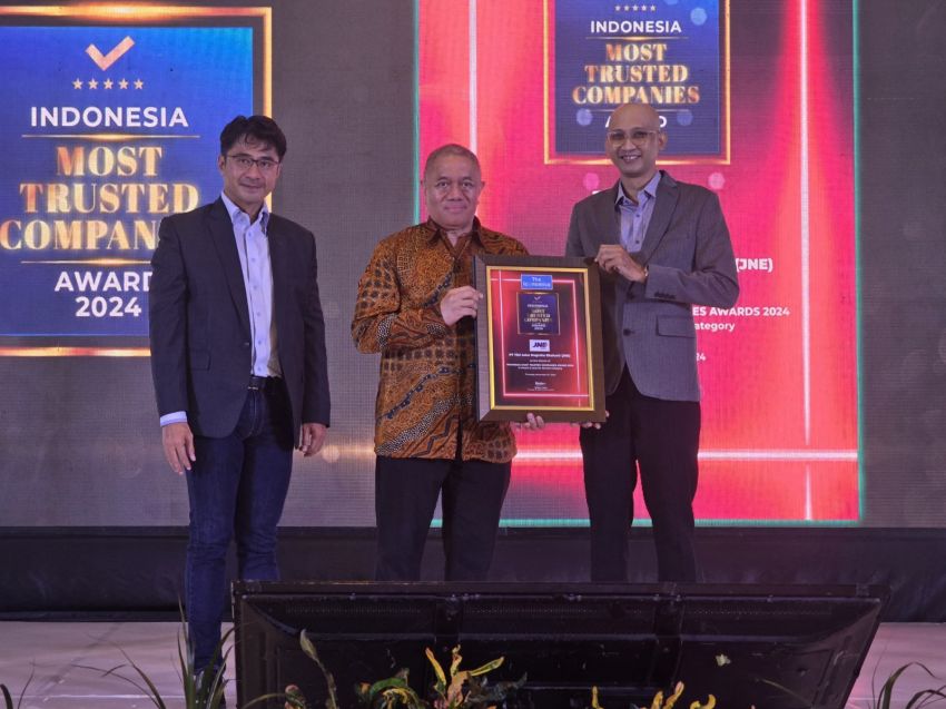 JNE Raih Indonesia Most Trusted Companies Award 2024