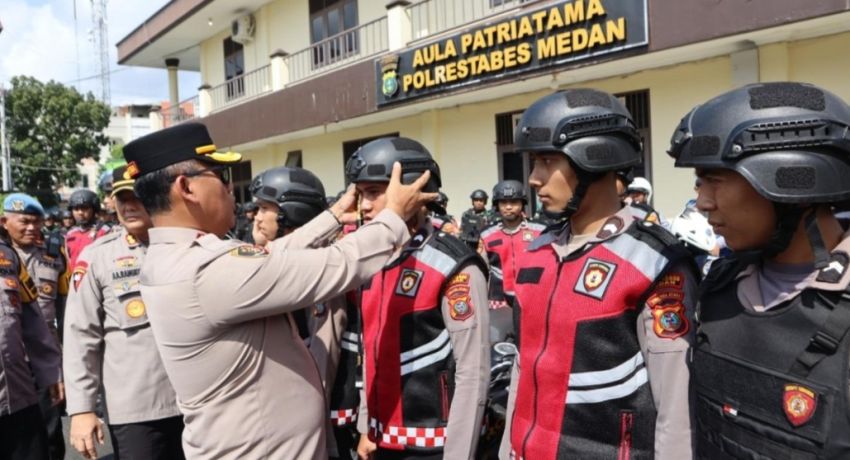 Kapolrestabes Medan Pimpin Apel Patroli Skala Besar : Hukum Tertinggi, Keselamatan Masyarakat