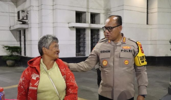 Usai Apel Malam, Kapolrestabes Medan dan PJU Patroli Dialogis di Simpang Kesawan