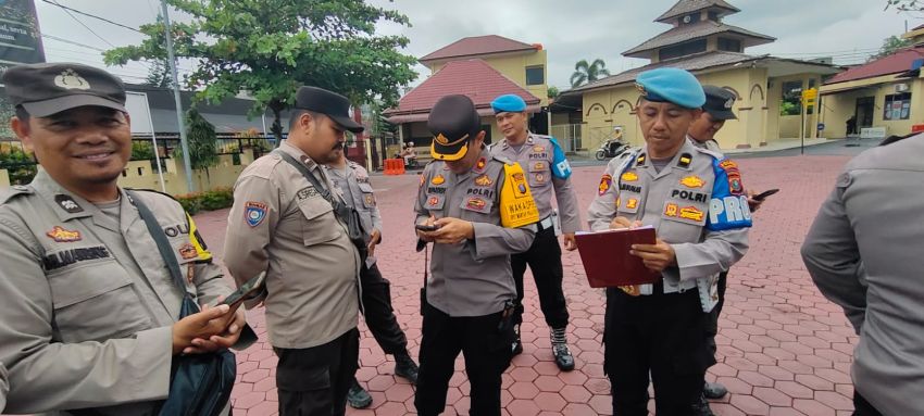 Cegah Judi Online, Waka Polres Tanjung Balai Periksa HP Personel Secara Mendadak