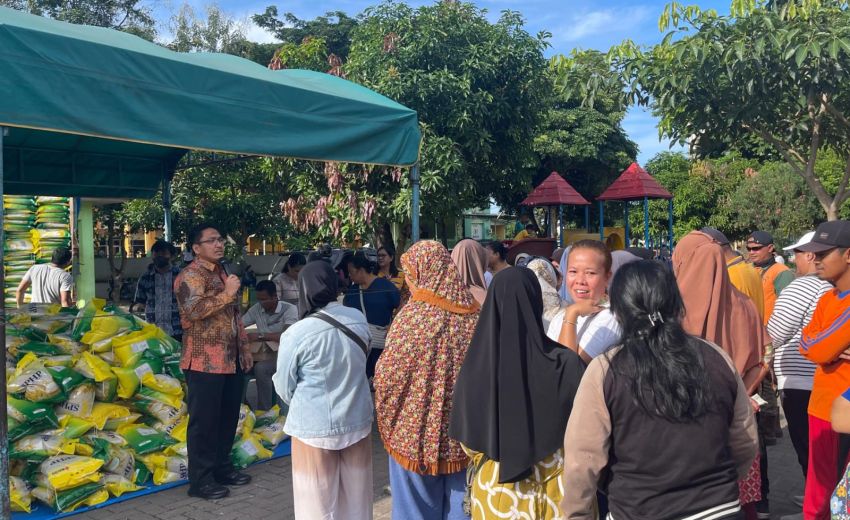 Warga Tebing Tinggi Kembali Serbu Beras Murah di Pasar Pengendalian Harga