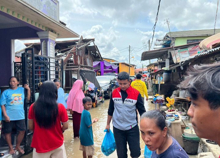 Pertamina Peduli Sigap Ringankan Beban Korban Banjir di Medan