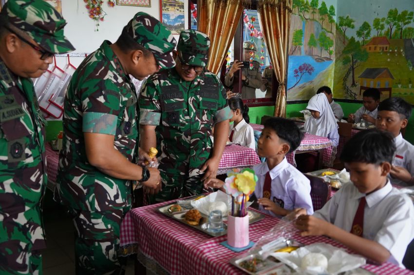 Pangdam I/BB Uji Coba Makan Sehat Bergizi