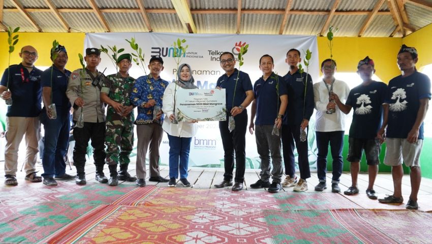 Telkom Regional 1 Tanam 5.000 Bibit Mangrove di Desa Tanjung Rejo