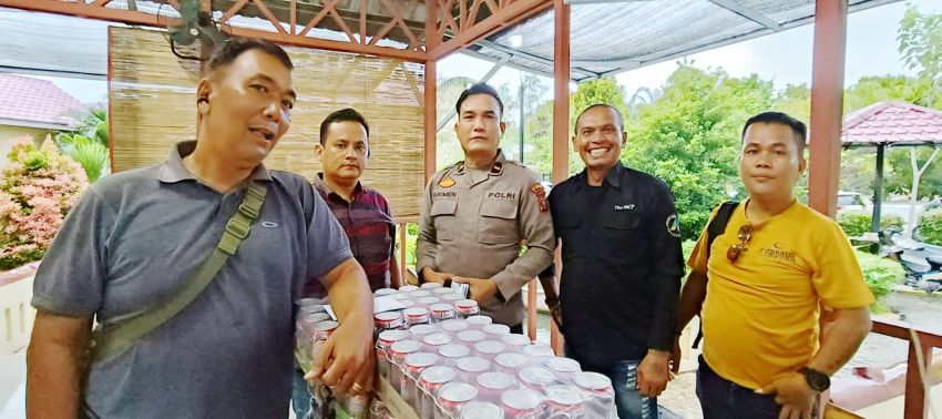 PN Sei Rampah Bagikan Bingkisan Natal kepada Wartawan