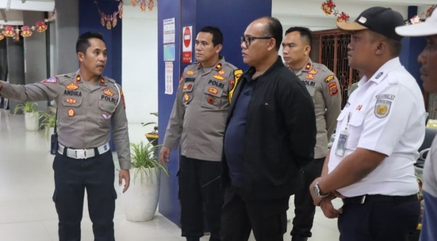 Malam-malam Kapolrestabes Medan Cek Lokasi Pospam Natal dan Tahun Baru