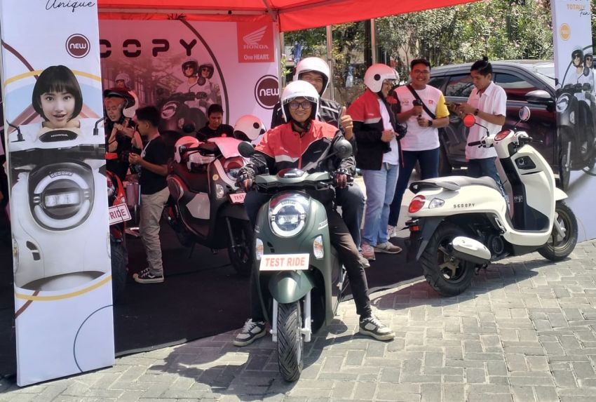 Bergaya Totally Unique, Test Ride New Honda Scoopy Membludak