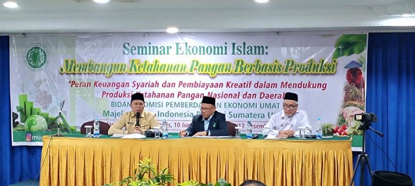 Kakanwil Kemenag Sumut Keynote Speaker Seminar Ekonomi Islam