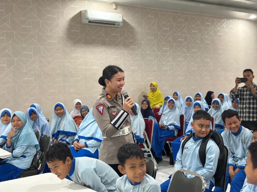 Satlantas Polres Batu Bara Berikan Edukasi Pada Anak Didik Siswa SDS It A IhyaTanjung Gading