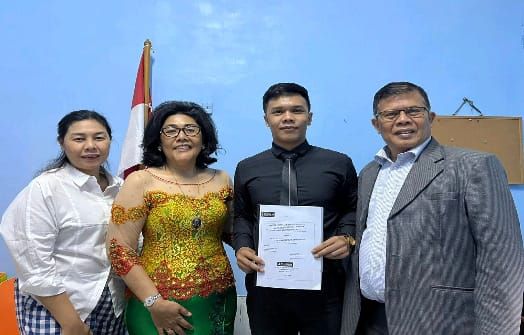 Alezandro L Raja Usia 26 Tahun Raih S3 di Malaysia