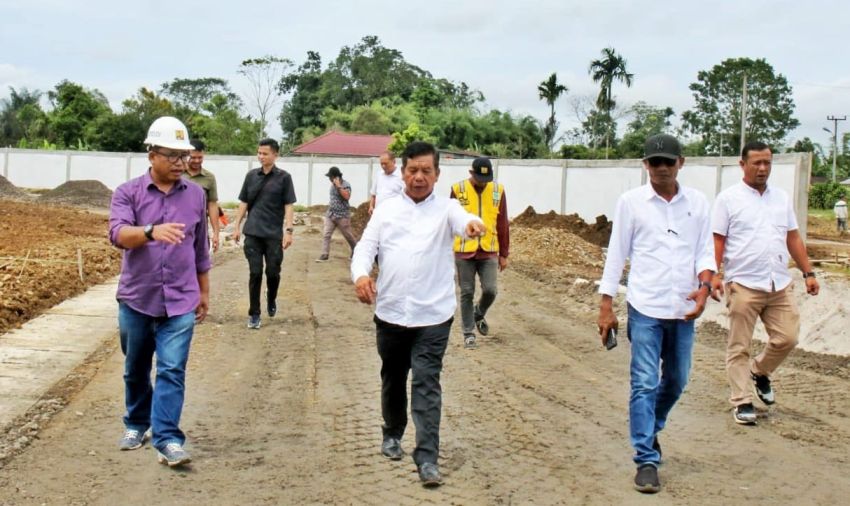 Bupati Tinjau Pembangunan Stadion Mini Pematang Raya