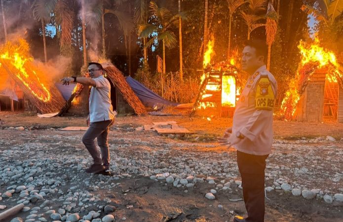 Tim Gabungan TNI-Polri Gerebek Sarang Narkoba: Tangkap Puluhan Pelaku dan Bakar Barak