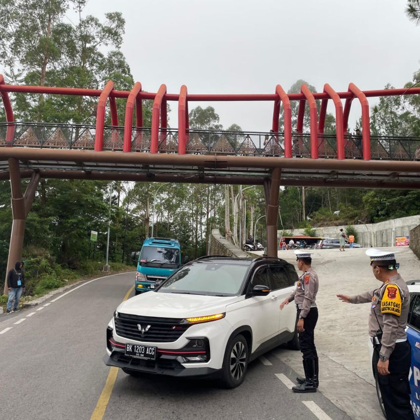 Kapolres Samosir AKBP Yogie Hardiman Ingatkan Personil Tingkatkan Pengawasan Jalur Darat dan Danau di Musim Libur