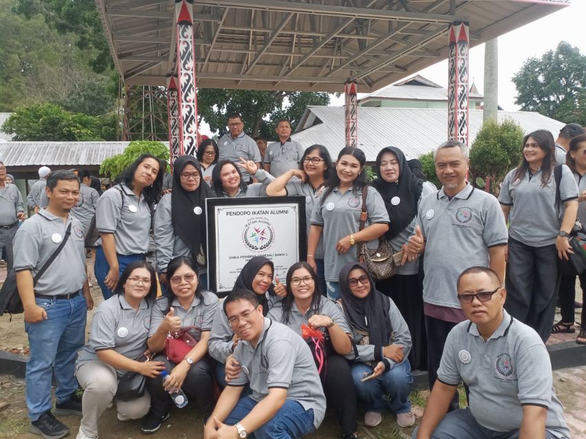 Akhir Tahun 2024, SMKN 1 Pematangsiantar Dapat Sumbangan Bangun Pendopo