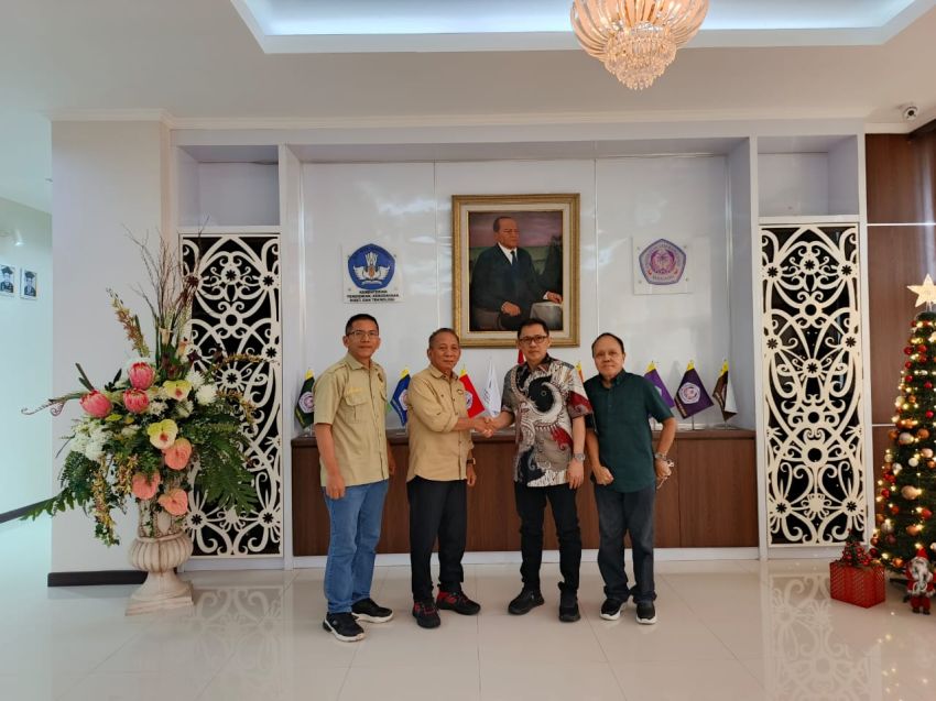 Unsrat - PWI Sulut Jalin Kerjasama Peningkatan Profesional Wartawan