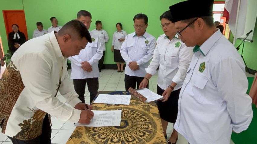 Rektor IAKN Tarutung Lantik Dr. Sandy Ariawan Menjadi Ketua Prodi PPG PAK
