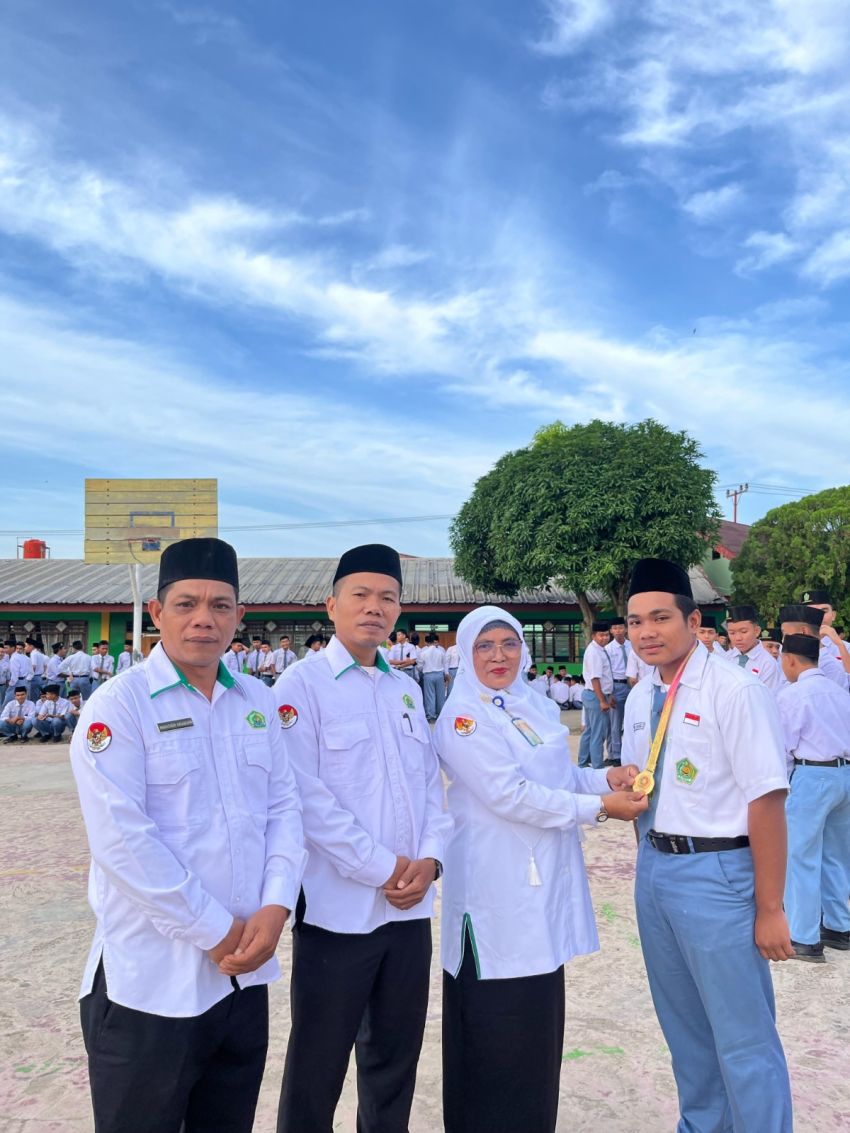 Siswa MAN 1 Padangsidimpuan Raih Juara I Kejuaraan Renang Open Swimming Championship North Sumatera 2025