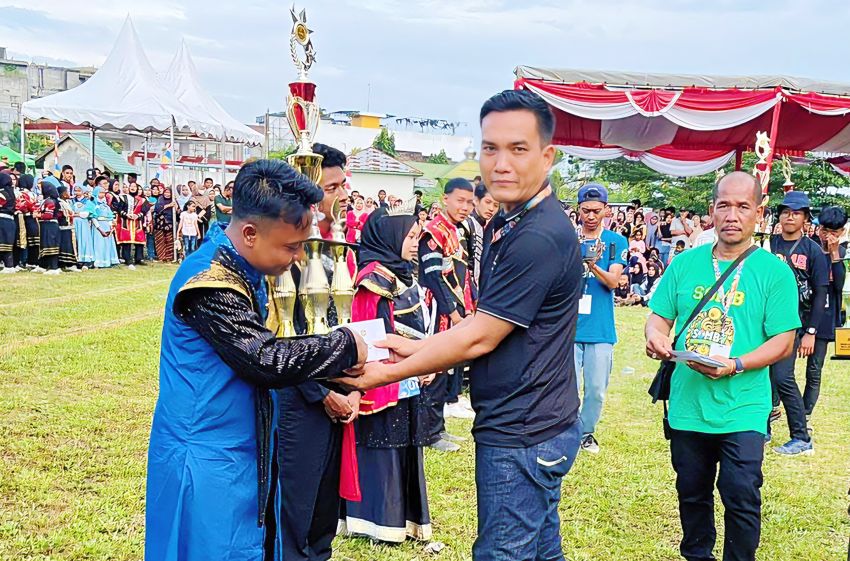 Open Marching Band 2025 Resmi Ditutup: Fazansu Corps MTSN 1 Medan Raih Piala Bergilir Bupati