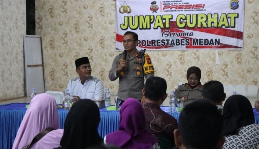 Wakapolrestabes Medan Jumat Curhat : Ajak Masyarakat Berkolaborasi Jaga Kamtibmas