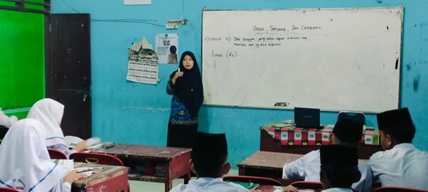 Kisah Pantang Menyerah Guru Penyandang Disabilitas di MTsN Serdang Bedagai