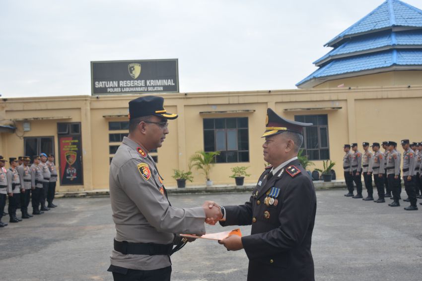 Polres Labusel Gelar Upacara Wisuda Purna Bhakti Kompol Ahyat