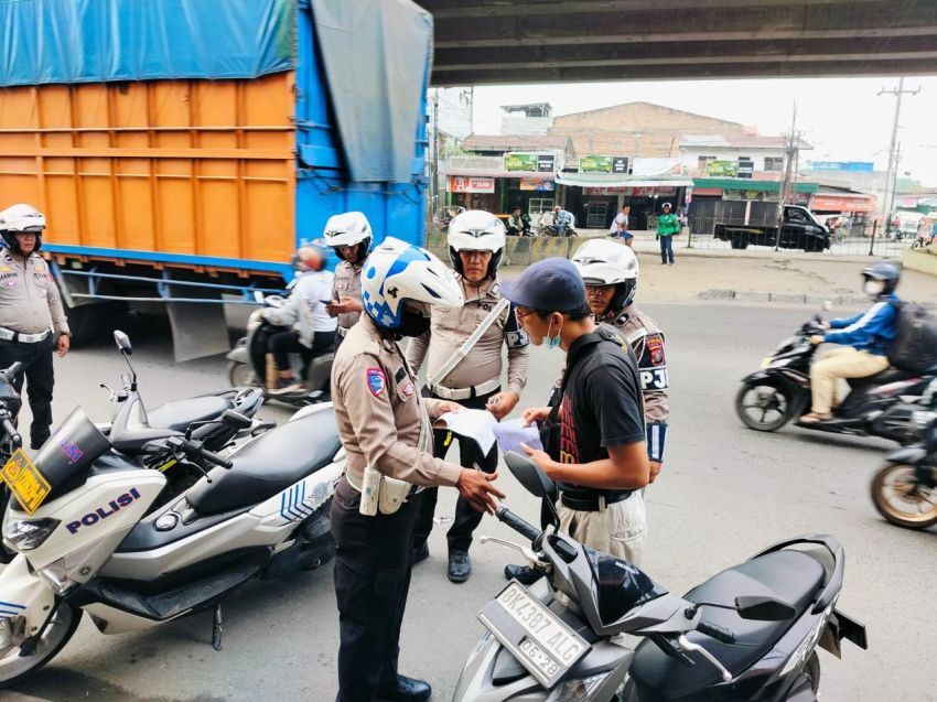 Hari ke-13 Operasi Keselamatan Toba 2025, Jajaran Ditlantas Polda Sumut Tindak Ribuan Pelanggar